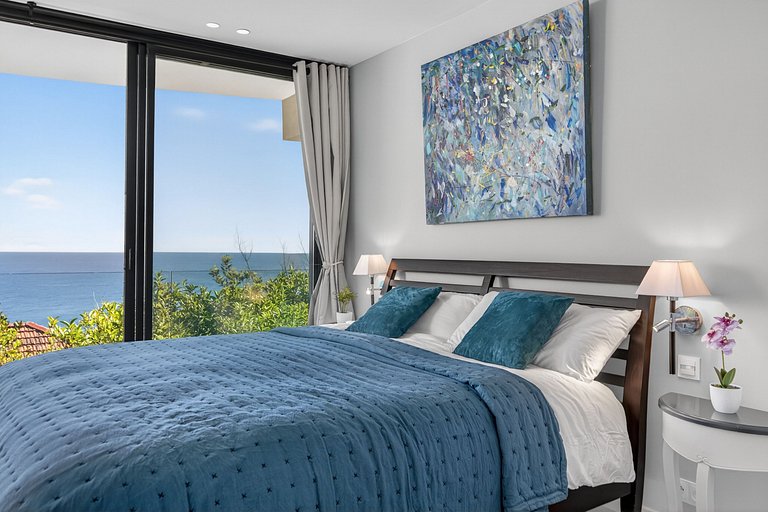 Azu005 - Villa overlooking the bay of Eze, French Riviera