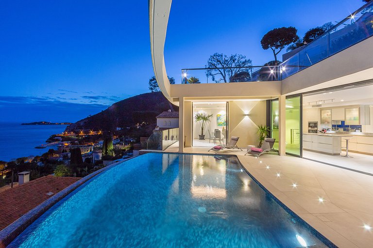 Azu005 - Villa overlooking the bay of Eze, French Riviera