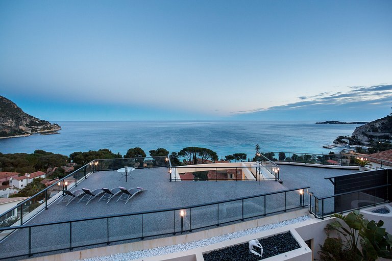 Azu005 - Villa overlooking the bay of Eze, French Riviera