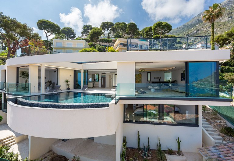 Azu005 - Villa surplombant la baie d'Eze, Côte d'Azur