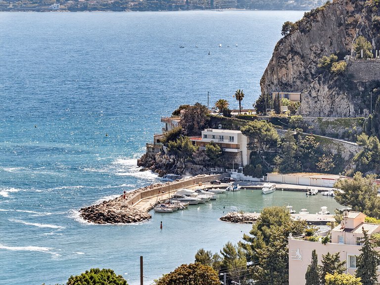 Azu005 - Villa surplombant la baie d'Eze, Côte d'Azur