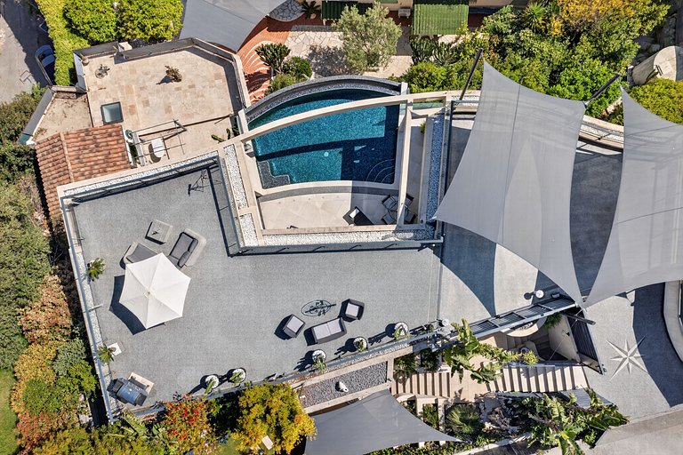 Azu005 - Villa overlooking the bay of Eze, French Riviera