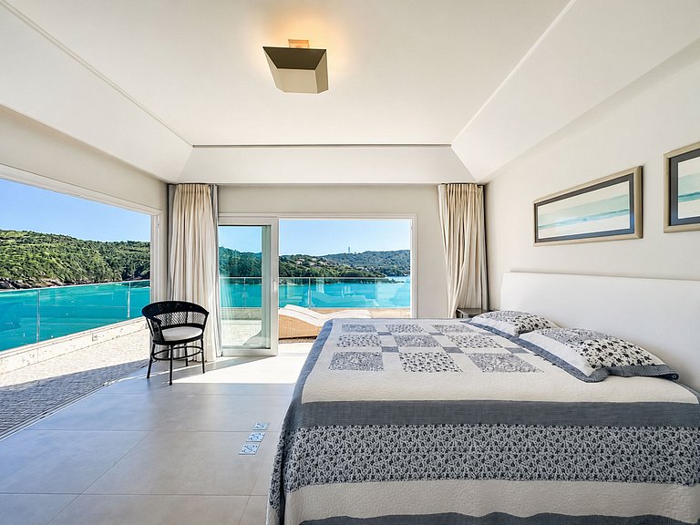 Buz020 - Modern Oceanfront Villa in Ferradura
