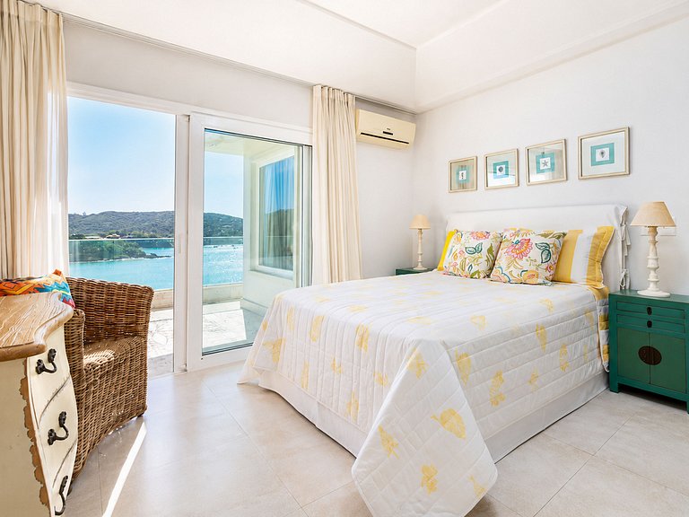 Buz020 - Modern Oceanfront Villa in Ferradura