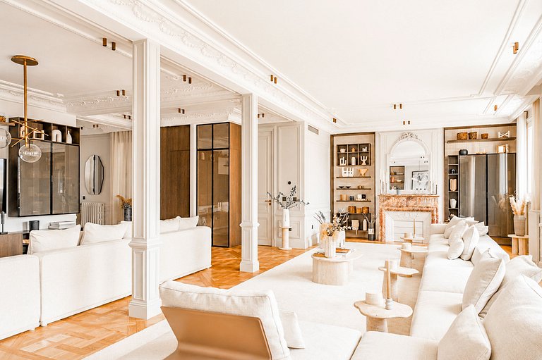 Par029 - Apartamento no Triângulo Dourado de Paris