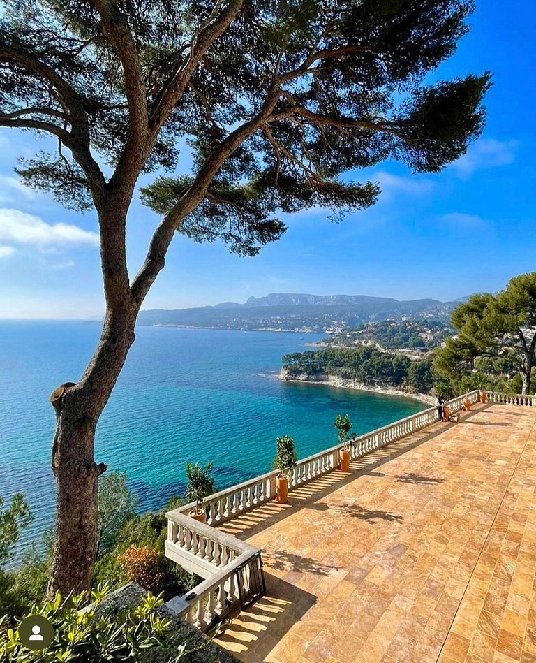 Azu004 - Prestigiosa villa en Cassis
