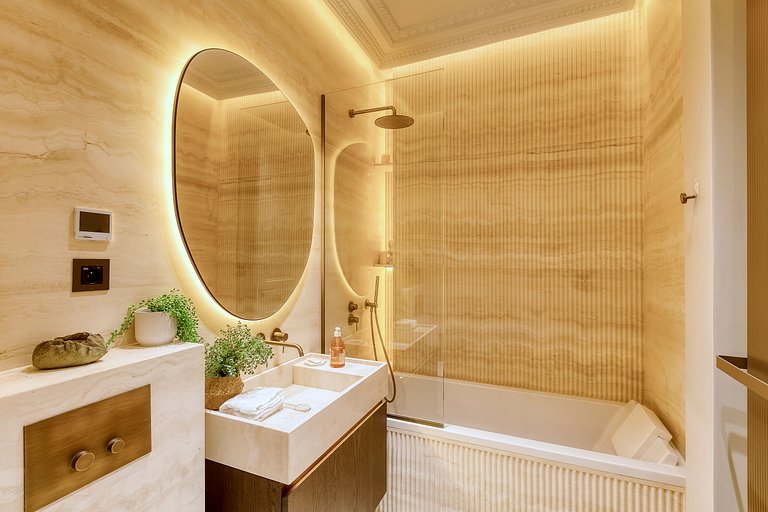 Par029 - Apartamento no Triângulo Dourado de Paris
