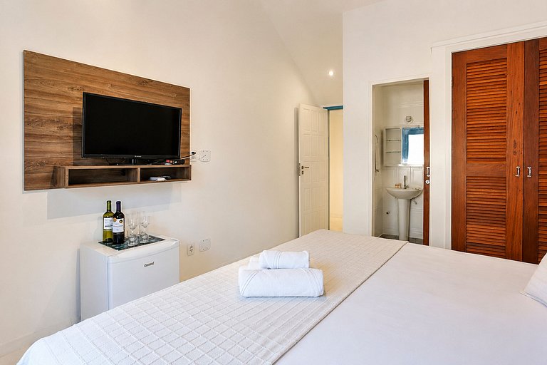 Buz013 - Beautiful sea front house in Búzios