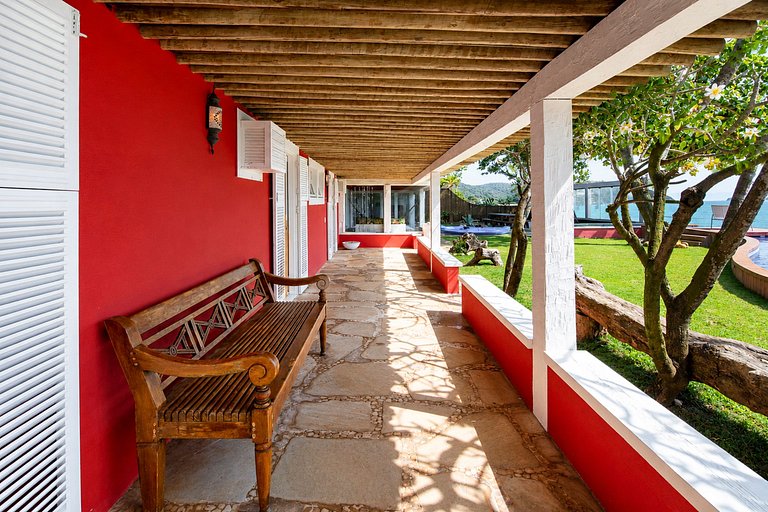 Buz005 - Belle villa en bord de mer à Buzios