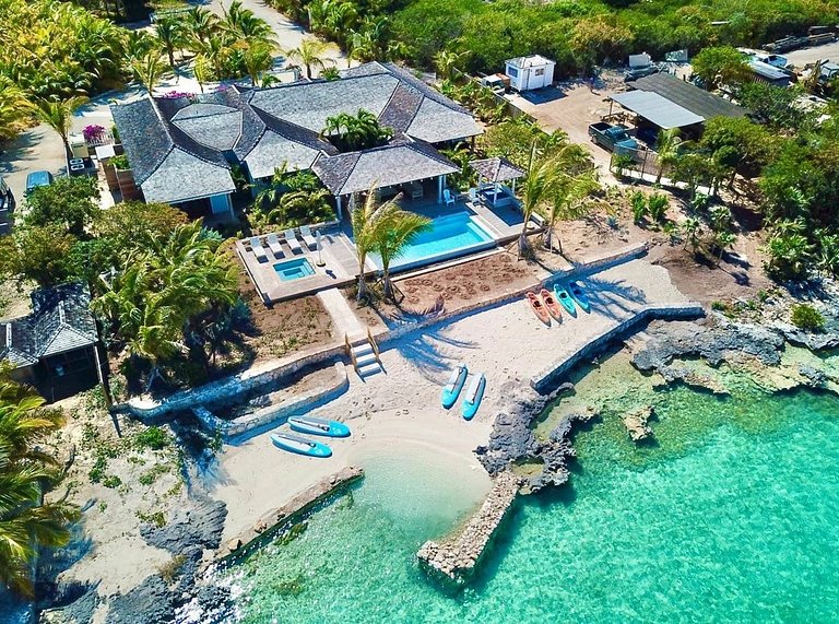Bhs019 - Oceanfront villa with infinity pool in Great Exuma
