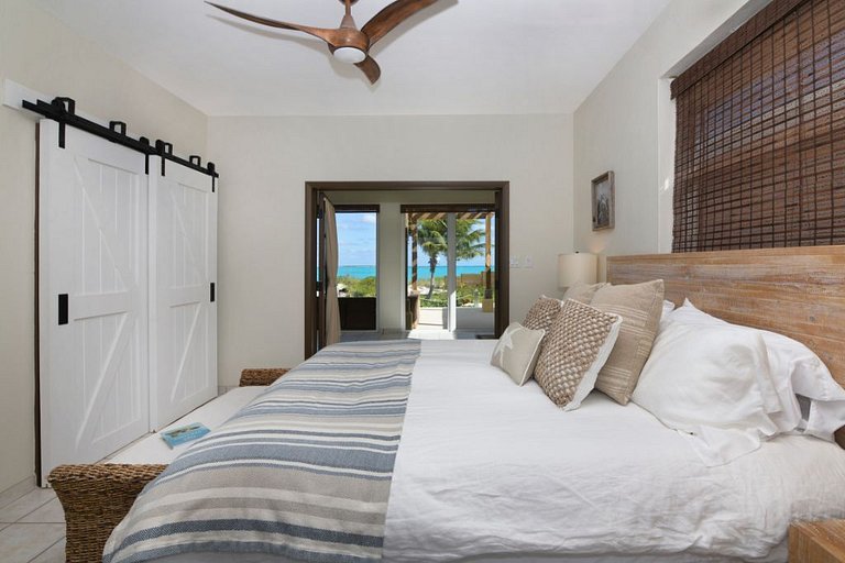 Bhs015 - Beachfront villa with private pool in Great Exuma