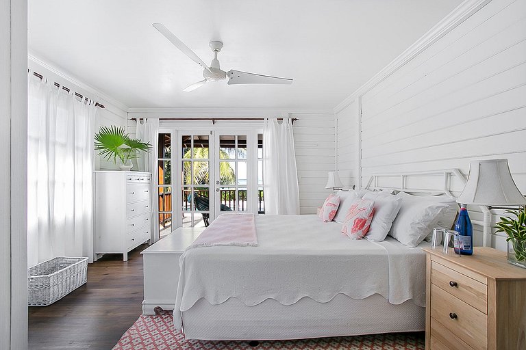 Bhs018 - Beachfront villa with heated pool in Great Exuma
