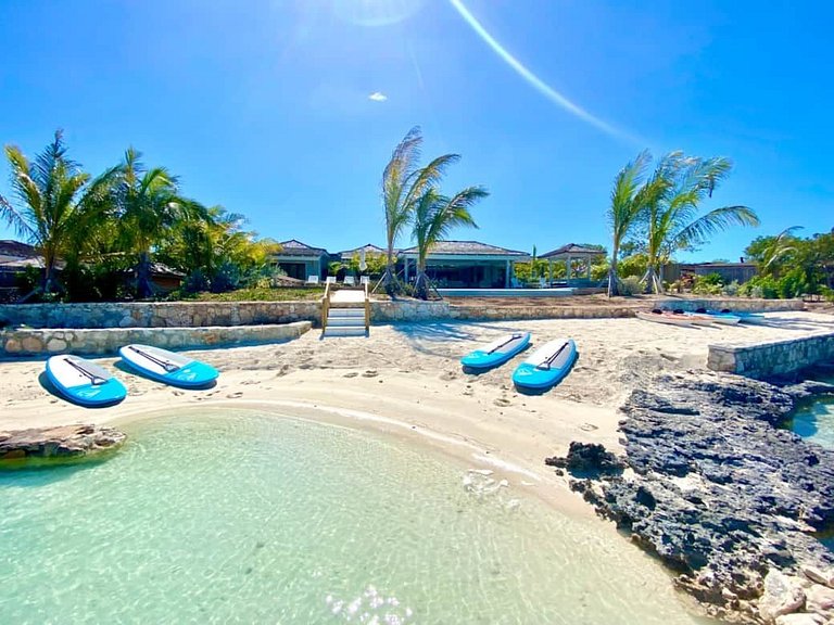 Bhs019 - Oceanfront villa with infinity pool in Great Exuma