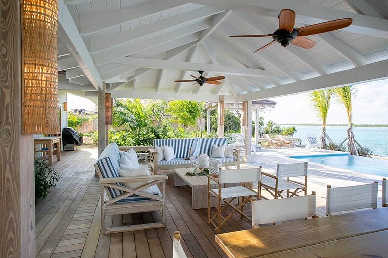 Bhs019 - Oceanfront villa with infinity pool in Great Exuma