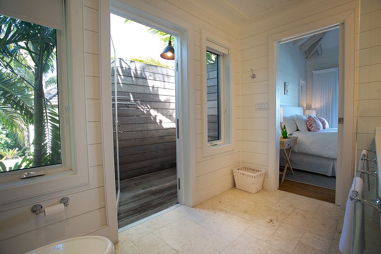 Bhs022 - Oceanfront cottage with infinity pool in Great Exum