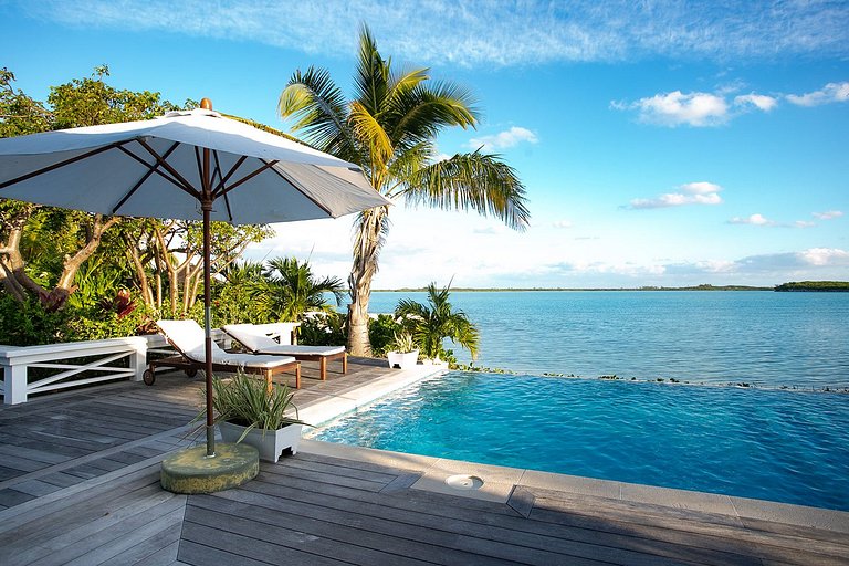 Bhs022 - Cottage frente al mar con piscina en Great Exuma