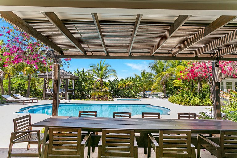 Bhs021 - Villa frente al agua con piscina privada en Great E