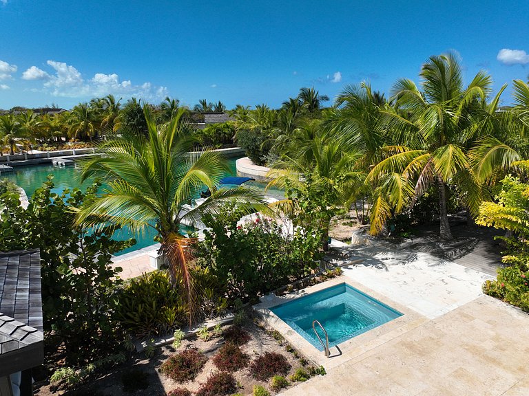 Bhs021 - Waterfront villa with private pool in Great Exuma