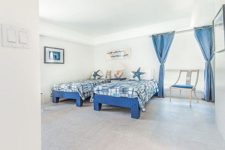 Bhs023 - Beachfront house with private pool in Exuma