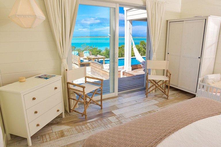 Bhs027 - Beachfront villa with private pool in Great Exuma