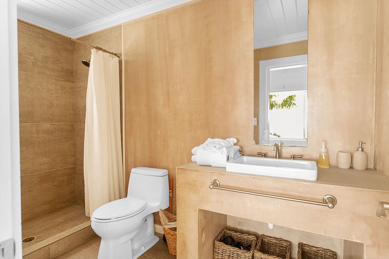 Bhs027 - Beachfront villa with private pool in Great Exuma