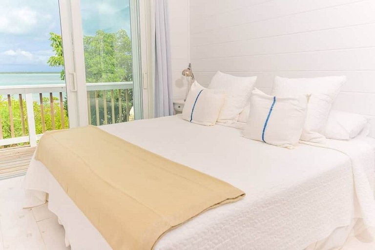 Bhs028 - Beachfront house with ocean views in Great Exuma