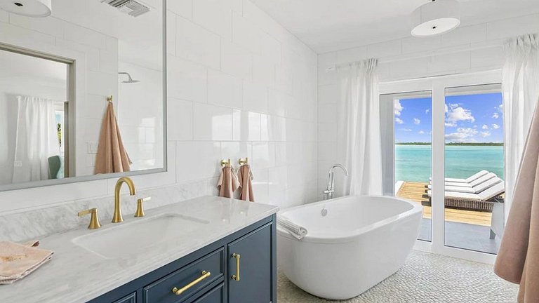 Bhs030 - Villa de lujo frente al mar con muelle en Exuma