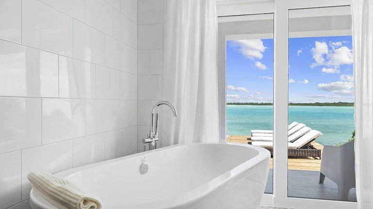 Bhs030 - Luxury beachfront villa with private dock in Exuma