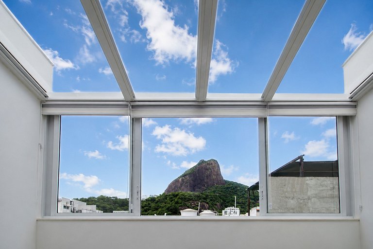 Rio026 - Cobertura duplex com vista para o mar no Leblon