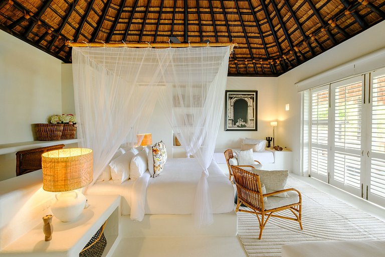 Car082 - Oceanfront villa with pools in Barú