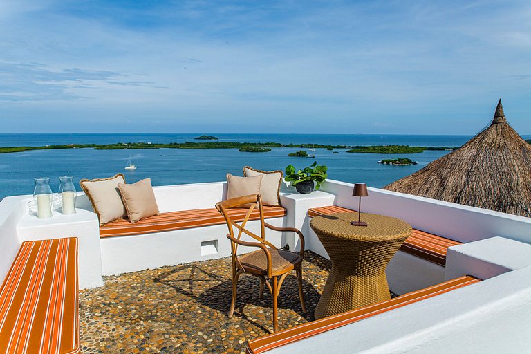 Car082 - Oceanfront villa with pools in Barú