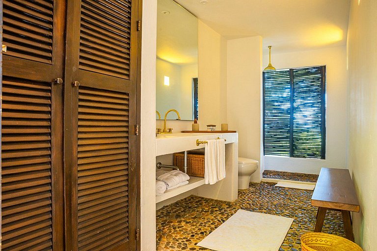 Car082 - Oceanfront villa with pools in Barú