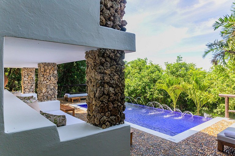 Car082 - Oceanfront villa with pools in Barú