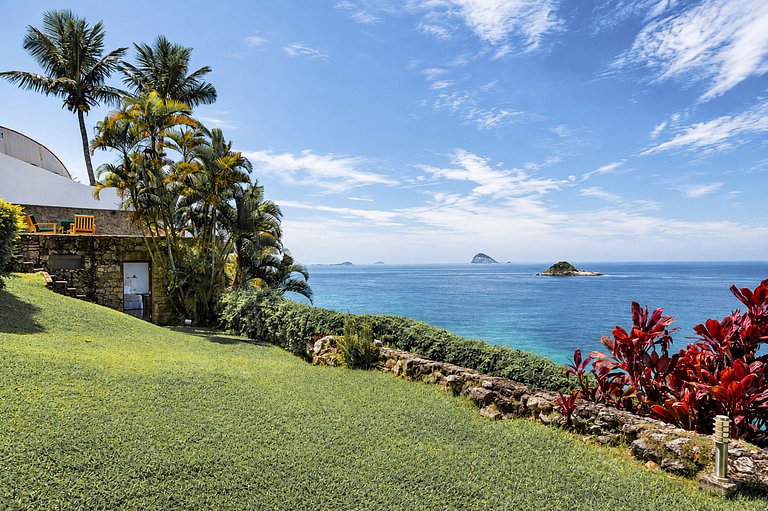 Rio014 - Beautiful villa with sea view in Joatinga