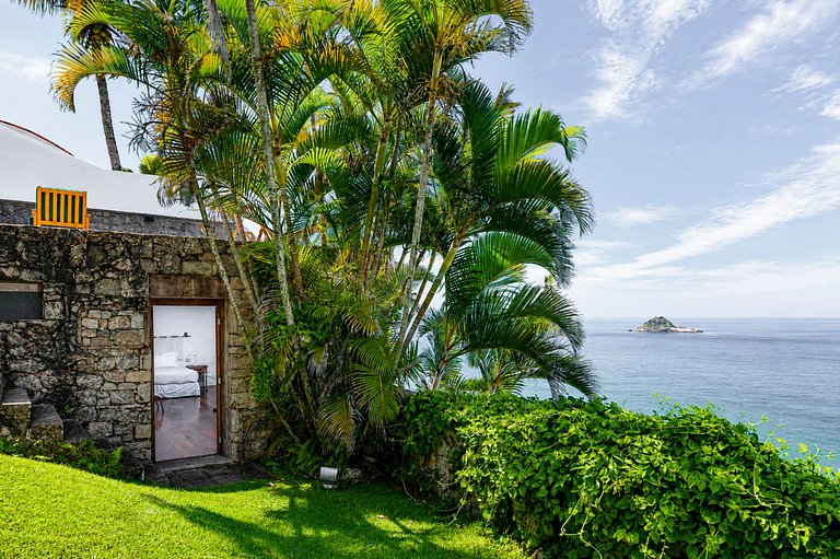 Rio014 - Beautiful villa with sea view in Joatinga
