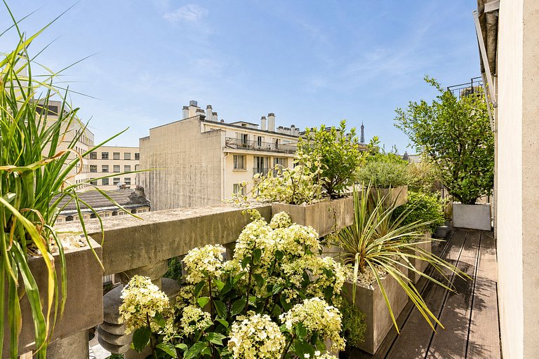 Par005 - Luxury Apartment in the Golden Triangle