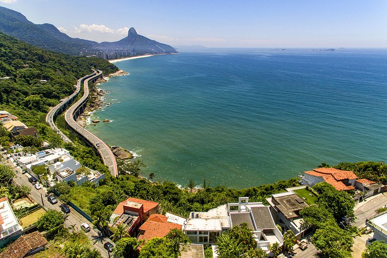 Rio012 - 5-Suite Villa with Ocean Views in Joá