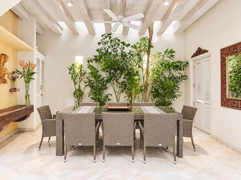Car048 - Luxurious 4 bedroom villa with beautiful view