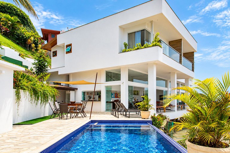 Ang007 - Waterfront Villa with Exclusive Beach Access in Ang