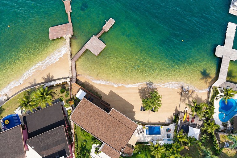 Ang007 - Villa au bord de l'eau avec accès exclusif à la pla