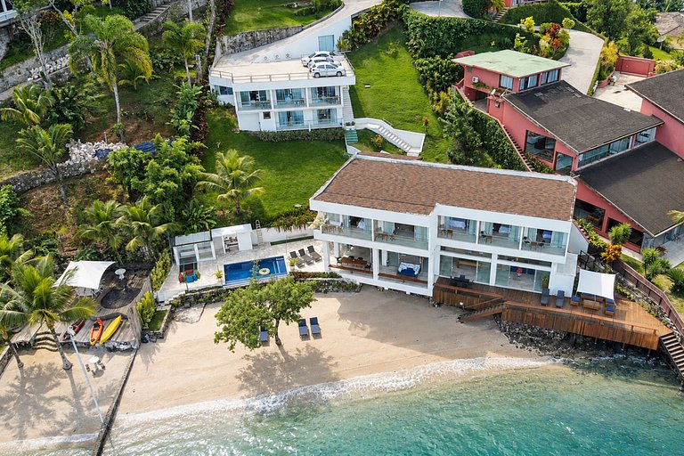 Ang007 - Waterfront Villa with Exclusive Beach Access in Ang
