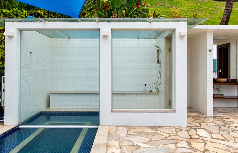Ang007 - Vila à Beira-Mar com Acesso Exclusivo à Praia em An