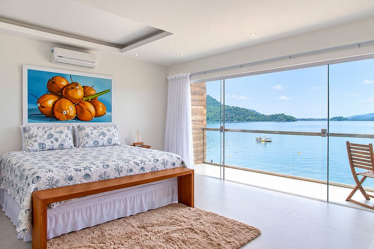 Ang007 - Vila à Beira-Mar com Acesso Exclusivo à Praia em An