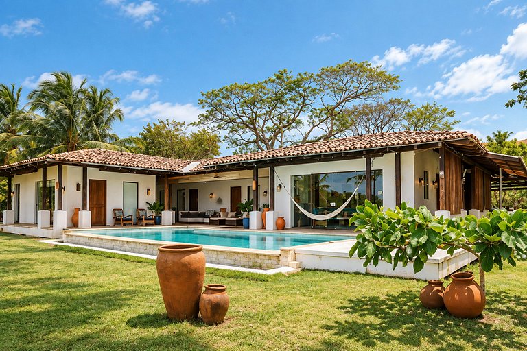 Pan017 - Tropical Villa with Private Pool near Playa Venao