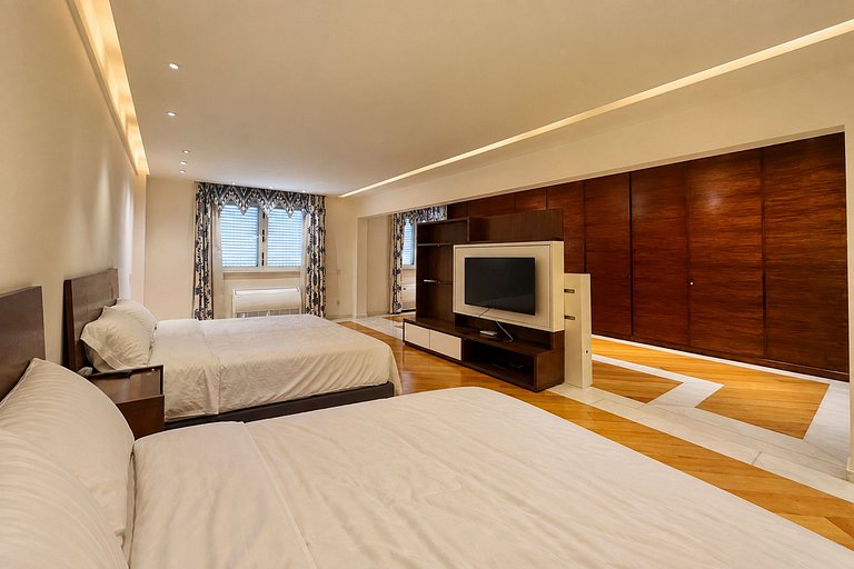 Rio378 - Beautiful beachfront apartment in Ipanema