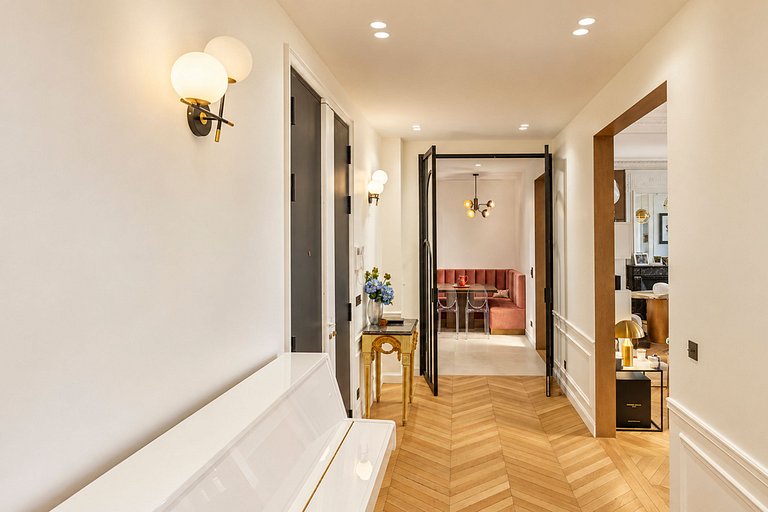 Par131 - 3-Bedroom Apartment near the Eiffel Tower