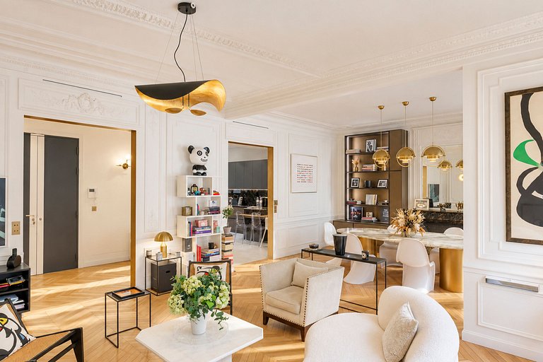 Par131 - 3-Bedroom Apartment near the Eiffel Tower