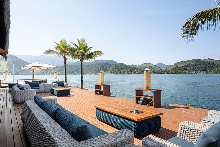 Ang011 - Exceptional Seafront Estate on Gipoia Island