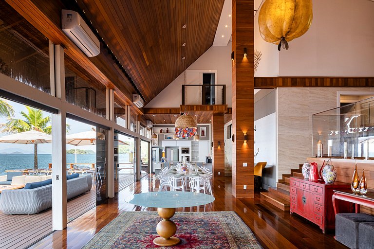 Ang011 - Exceptional Seafront Estate on Gipoia Island