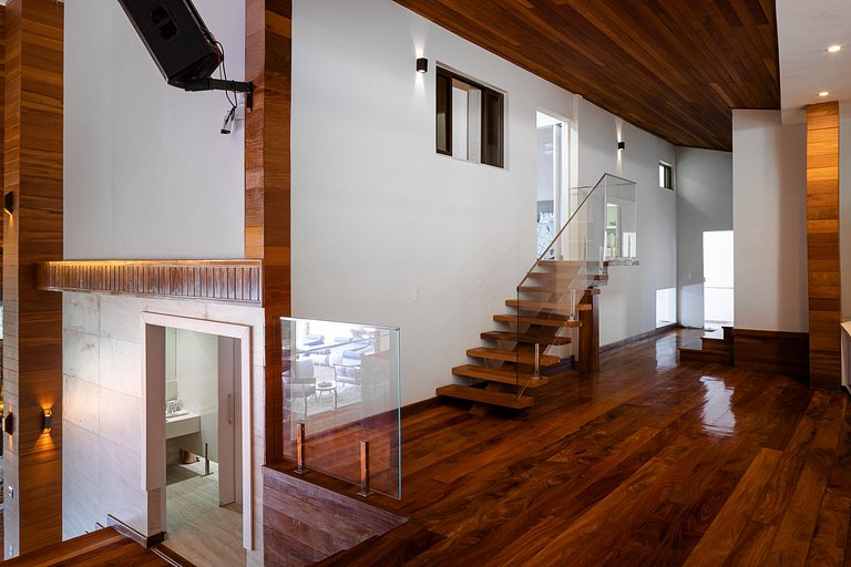 Ang011 - Exceptional Seafront Estate on Gipoia Island